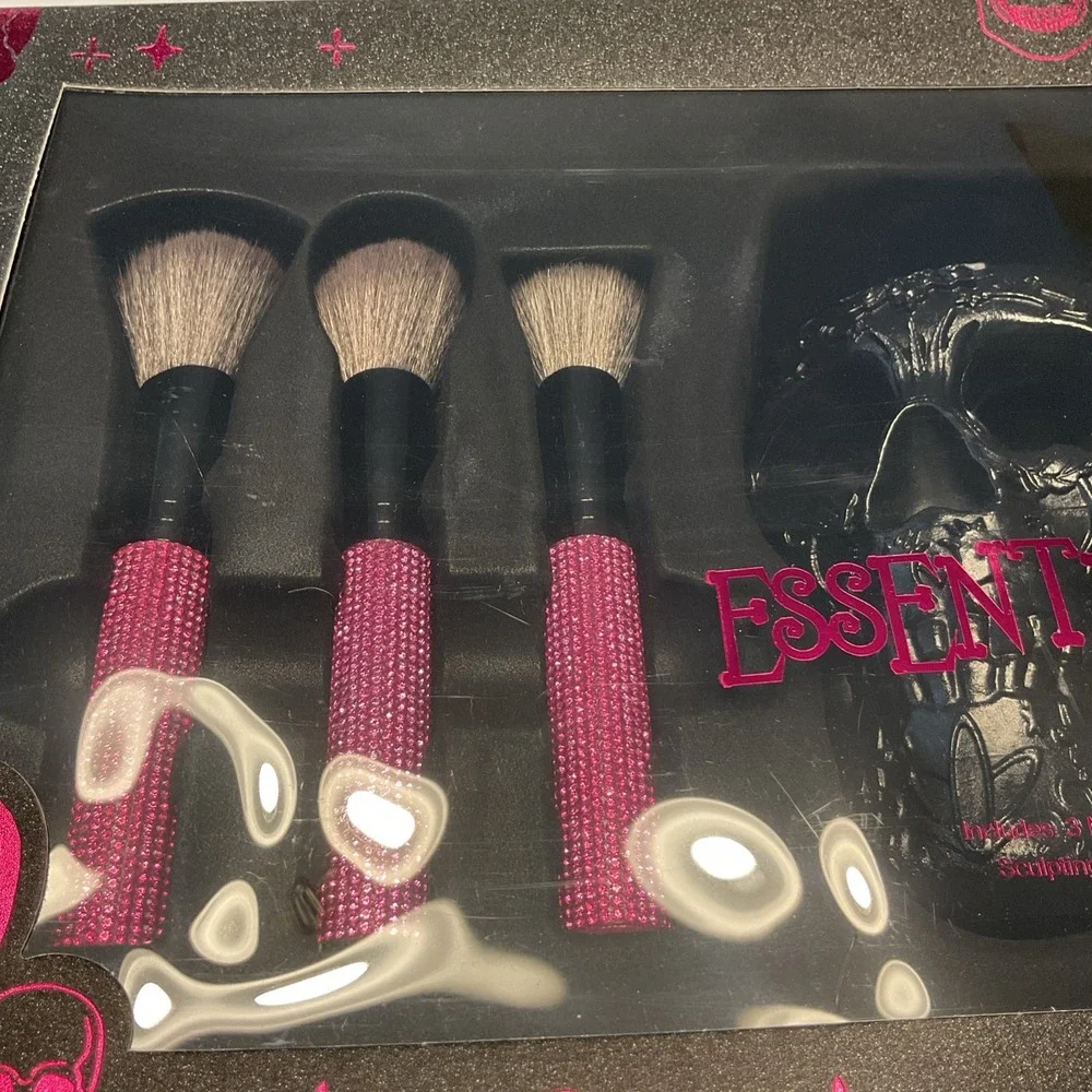 Gothic Blk Embossed skull Makeup Holder 9 Hot Pink Rhinestone Brushes 3 Blenders